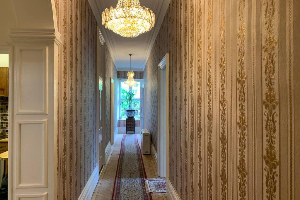 Luxurious Apartment In Historic Mansion - Sleeps 7 Ladock エクステリア 写真