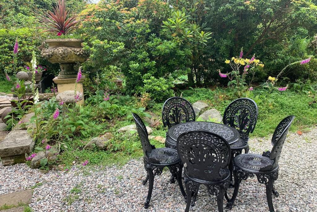 Luxurious Apartment In Historic Mansion - Sleeps 7 Ladock エクステリア 写真